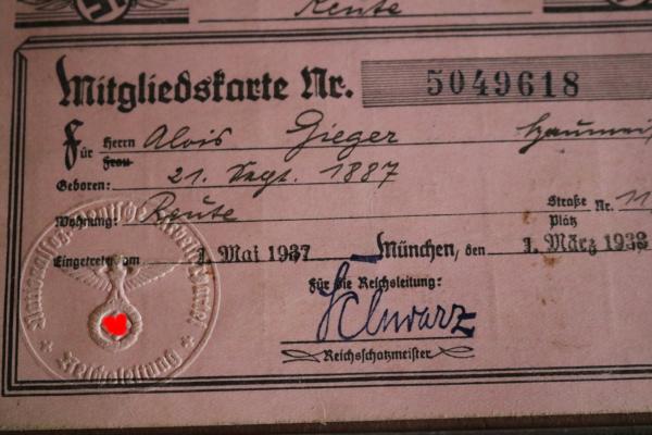 alte Mitgliedskarte NSDAP Nr. 5049618  München 1938